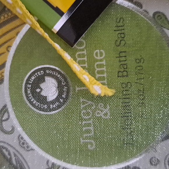 Perfect Gift Set - Picture 4 of 6